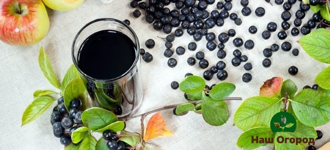 يحتوي عصير التوت الطازج المعصور على العديد من الخصائص المفيدة