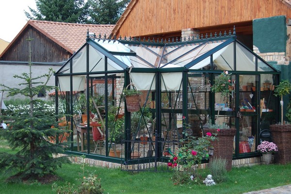 greenhouse in english