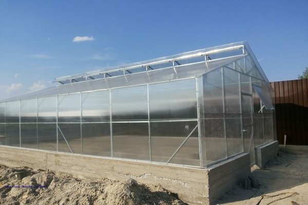 do-it-yourself greenhouse for the mitlider